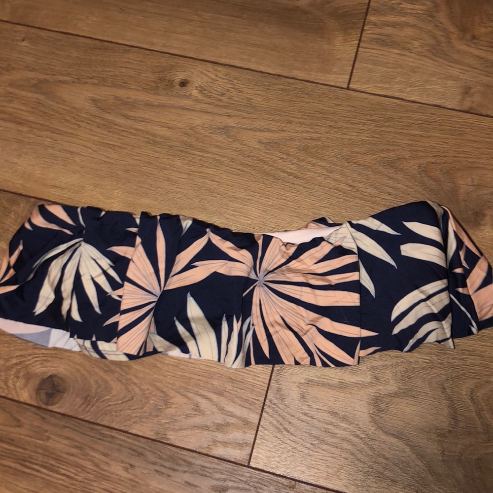 L space bikini bandeau top. Size xs
